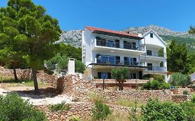 Redstone Luxury Apartments
